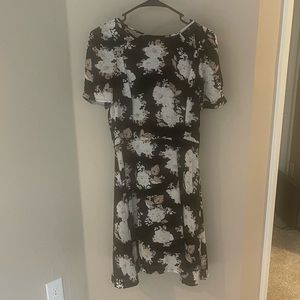 BB DAKOTA FLORAL DRESS SIZE 6